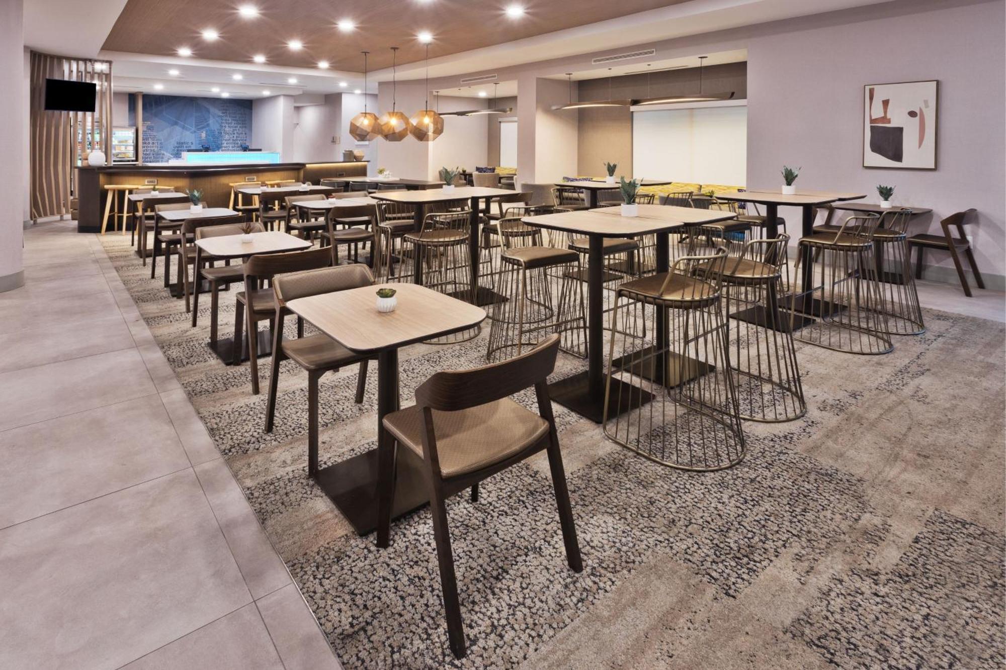 Springhill Suites Birmingham Colonnade Zewnętrze zdjęcie